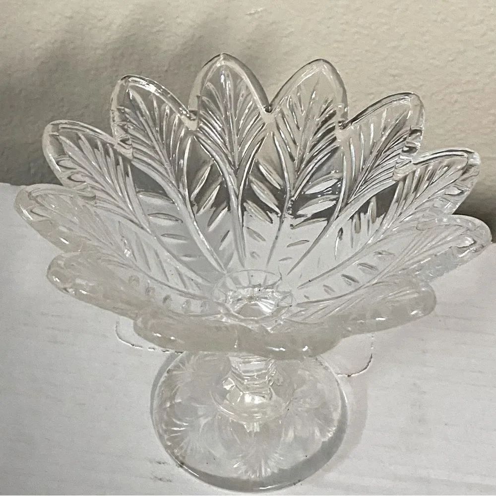 Vintage 24% Lead Crystal Footed Pedestal Bowl Candy Dish Compote